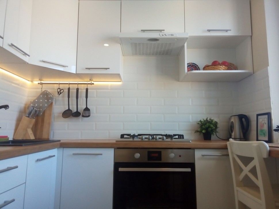 Мінімалізм східна пластикова кухня Deluxe, ДСП 1м Варіант 1662