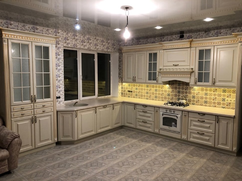 Классическая итальянская кухня из натурального дерева Germes, ДСП 1м Вариант 45