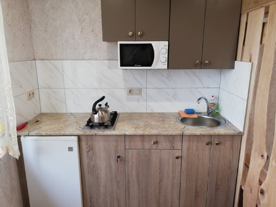 Минимализм восточная стеклянная кухня Germes, ДСП 1м Вариант 783